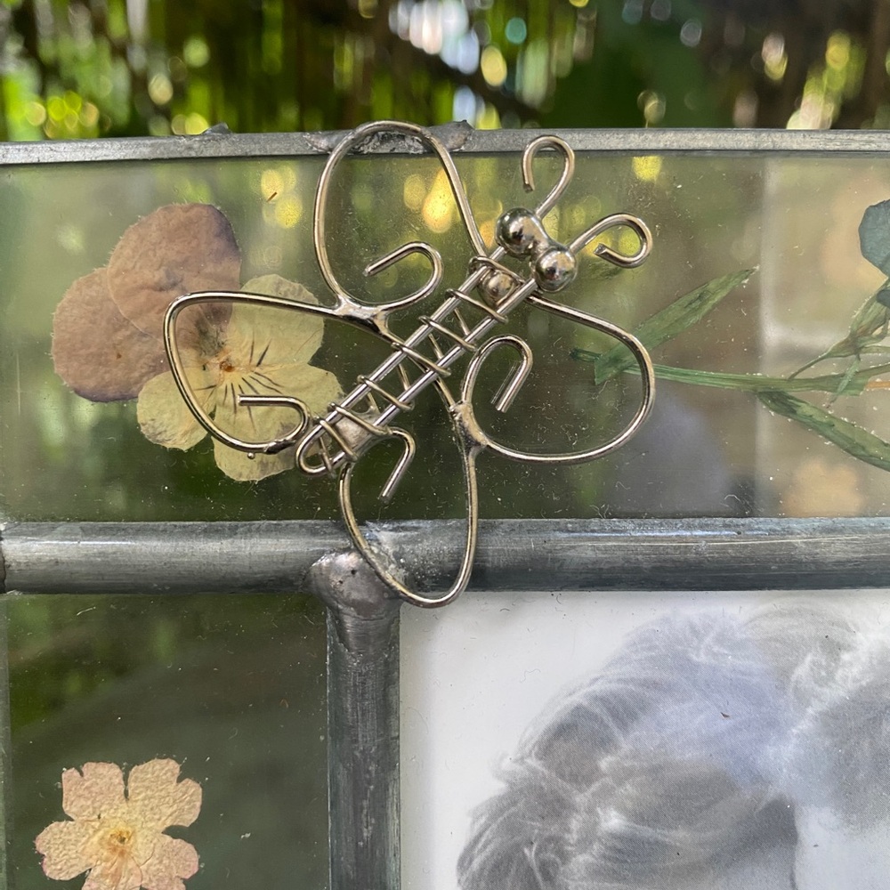 2/$50 🌸 2 SET PAIR Pressed Floral Frames w Butterflies - Picture 6 of 10